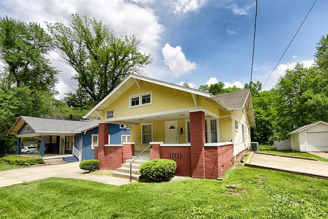 823 4th St photo 1