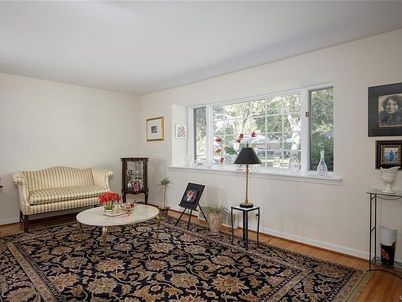 2nd image of 103 Parkwood Dr