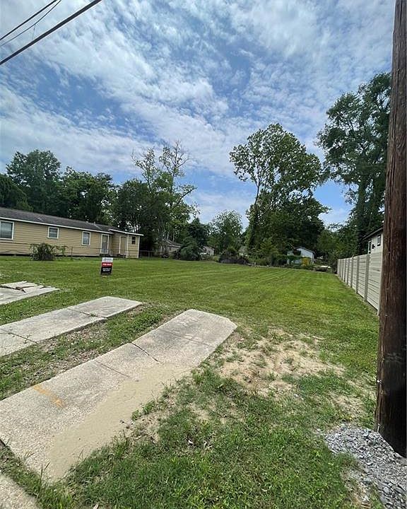 1st image of 833 & 847 N 40th St