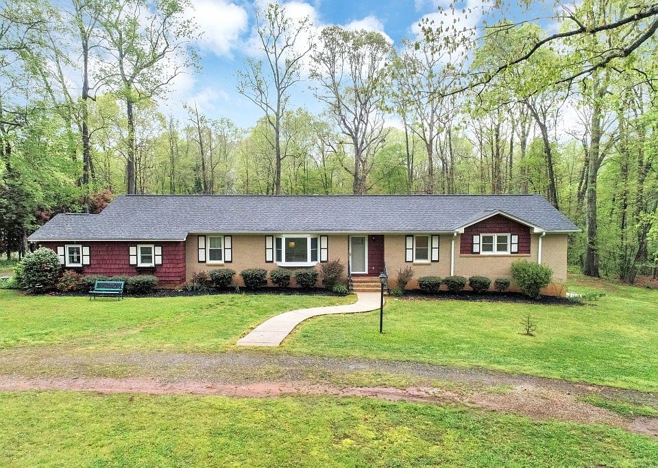 1st image of 927 Meadowlark Dr