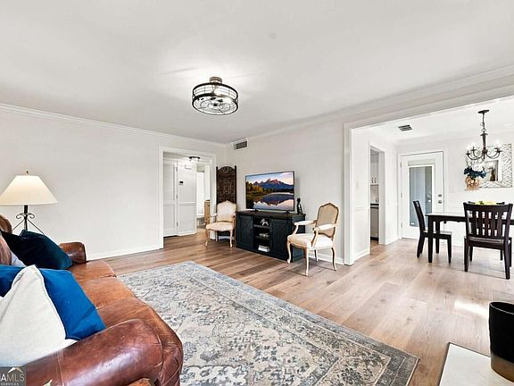 4th image of 1003 Canyon Point Cir