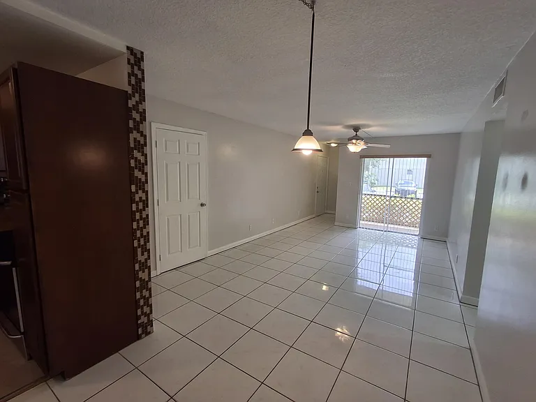 512 Gardens Dr #103 — Photo 2