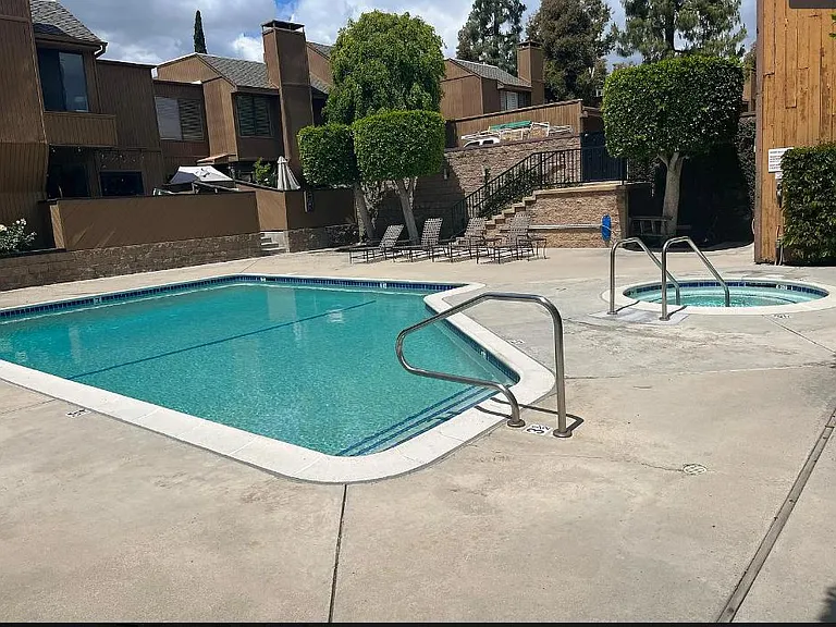 91 Arlington Dr #13 — Photo 6