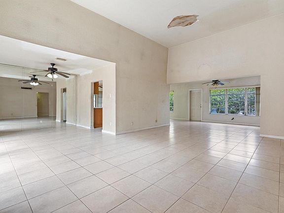 3rd image of 4705 Bayberry Lane