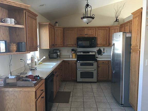 5th image of 328 Ann Dr