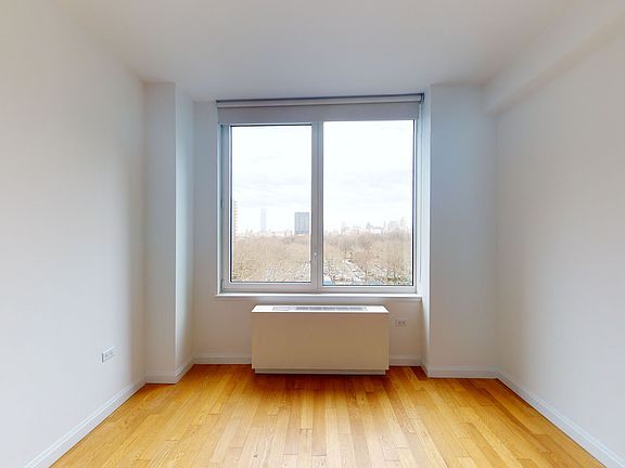 4th image of 795 Columbus Ave APT 8E