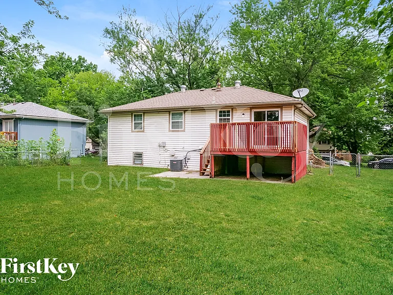 1903 Karlton Way — Photo 15