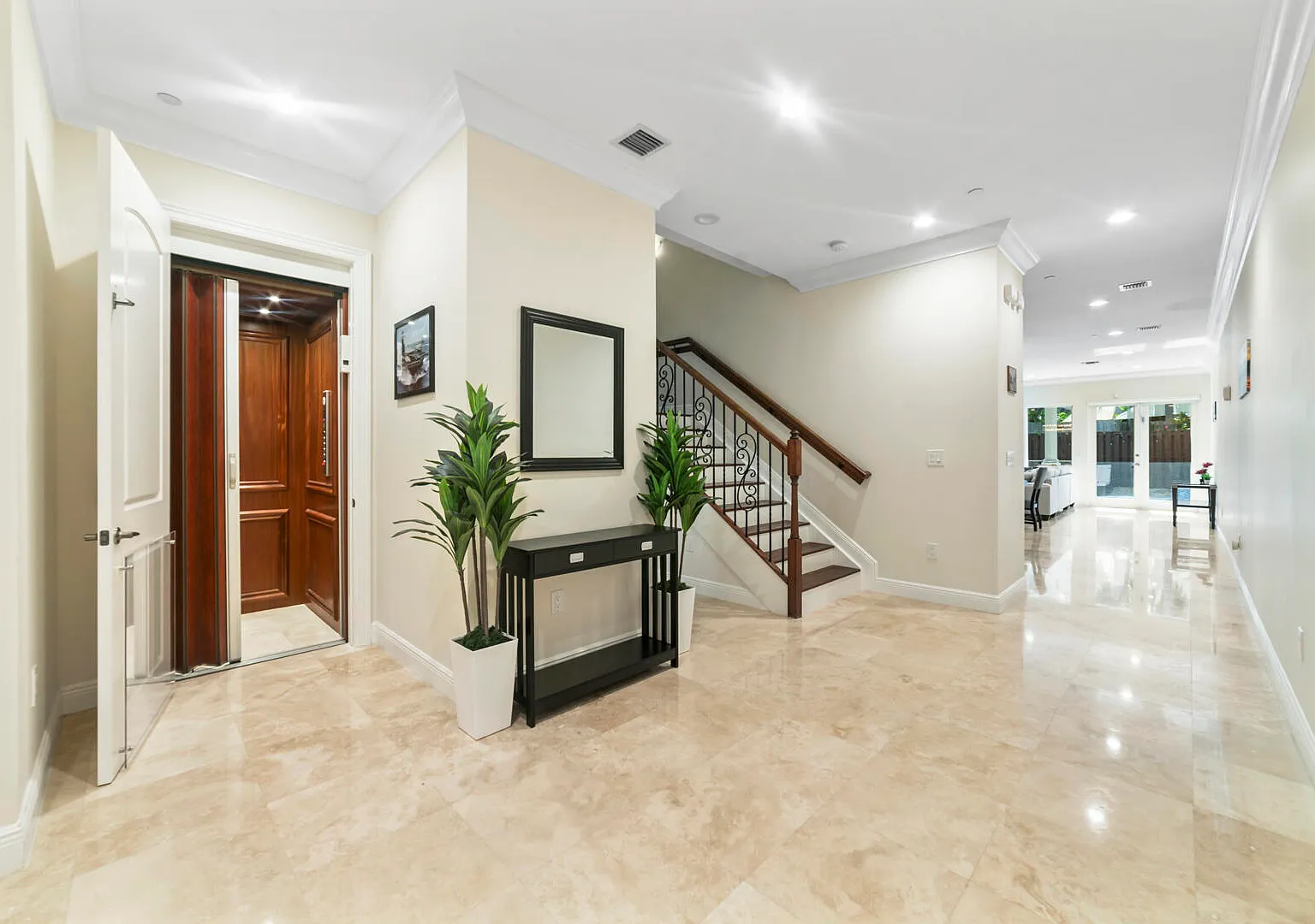 3 bed, 3.5 bath, 3083 sqft, $6,400 — Photo 4