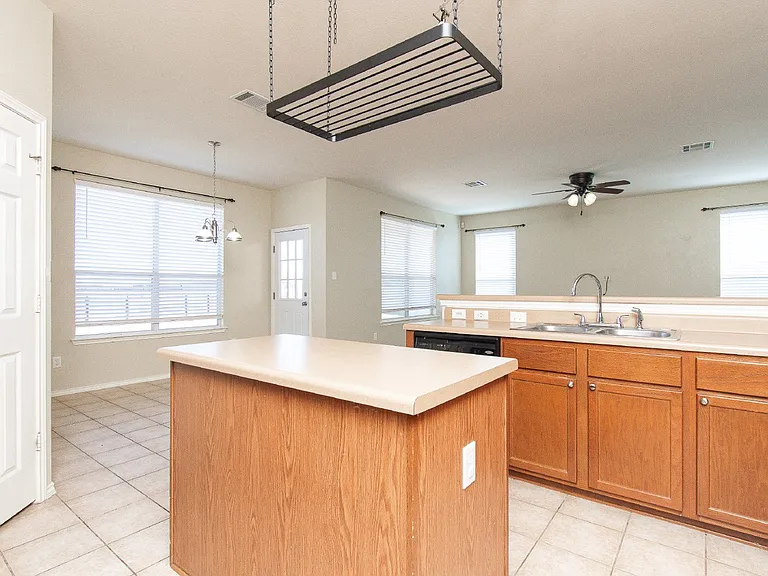 5503 Bridgewood Dr — Photo 6
