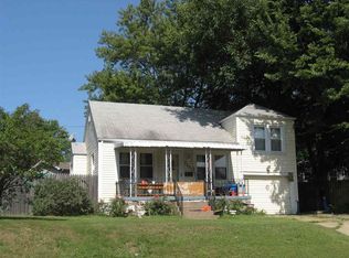 1101 S 10th St, Pekin, IL