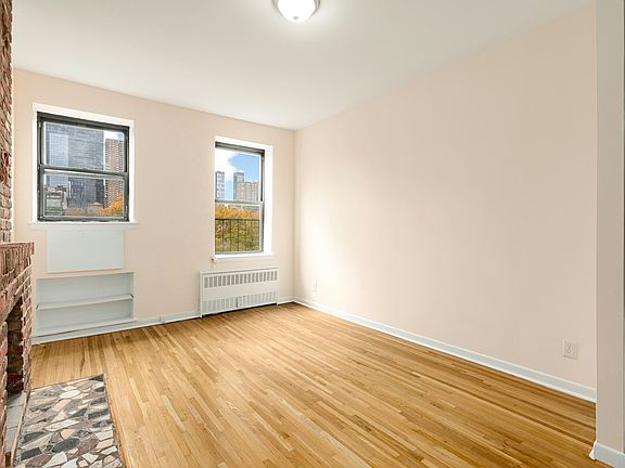 4th image of 437 W 48th St APT 4D