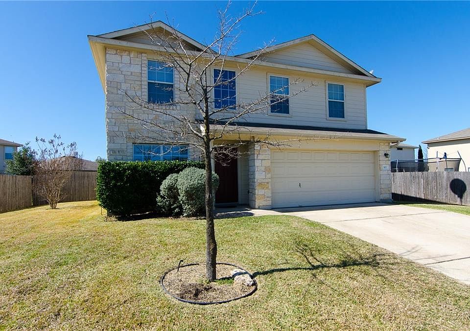 1st image of 915 Churchill Farms Dr