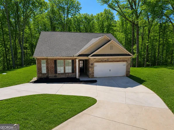 333 Darlington Dr, Ellenwood, GA 30294