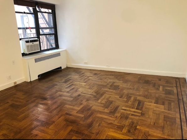 208 E 28th St APT 4F