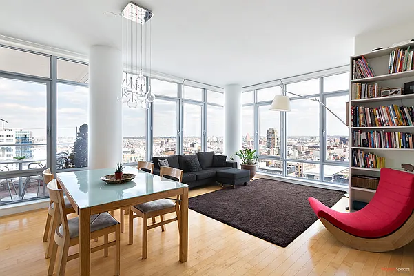 Sold by Modern Spaces | media 4