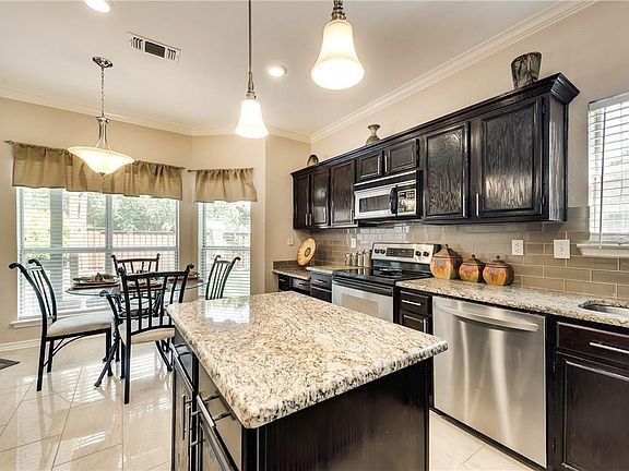 3rd image of 1413 Lodengreen Ct