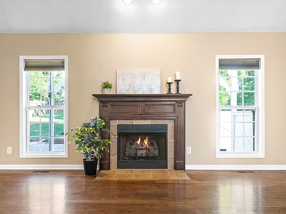 4th image of 3288 Timberdale Dr