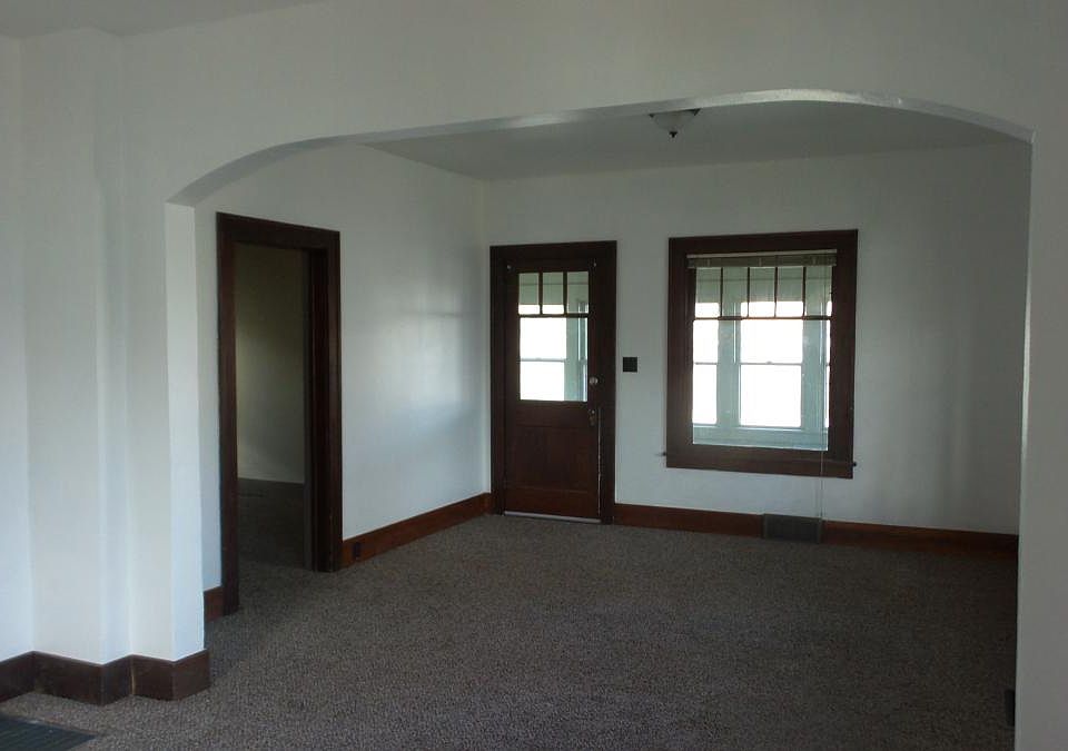 2nd image of 737 Railway St