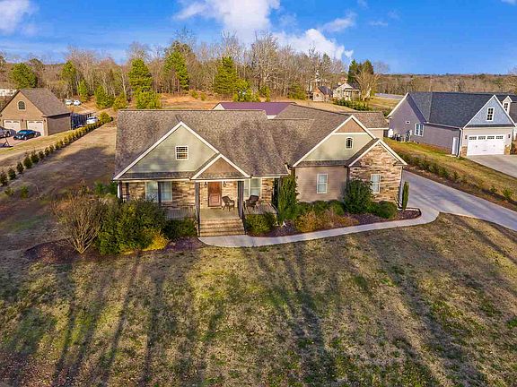 3rd image of 114 Blalock Coves Dr