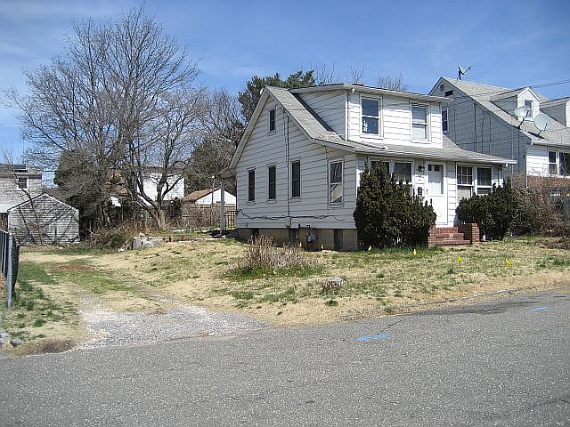 1st image of 49 Russell St