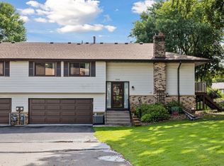 3592 Garden Blvd N, Oakdale, MN 55128