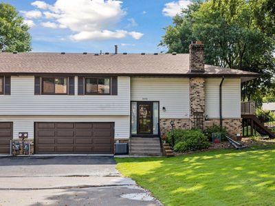 3592 Garden Blvd N, Oakdale, MN, 55128