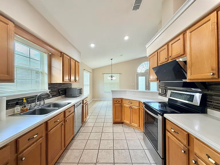 9336 Royal Troon Dr — Photo 7