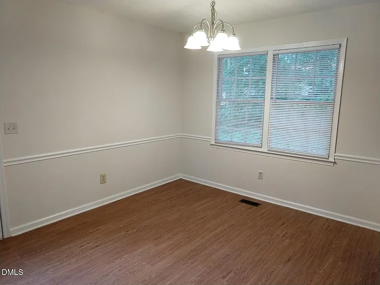 304 Holtz Ln — Photo 6