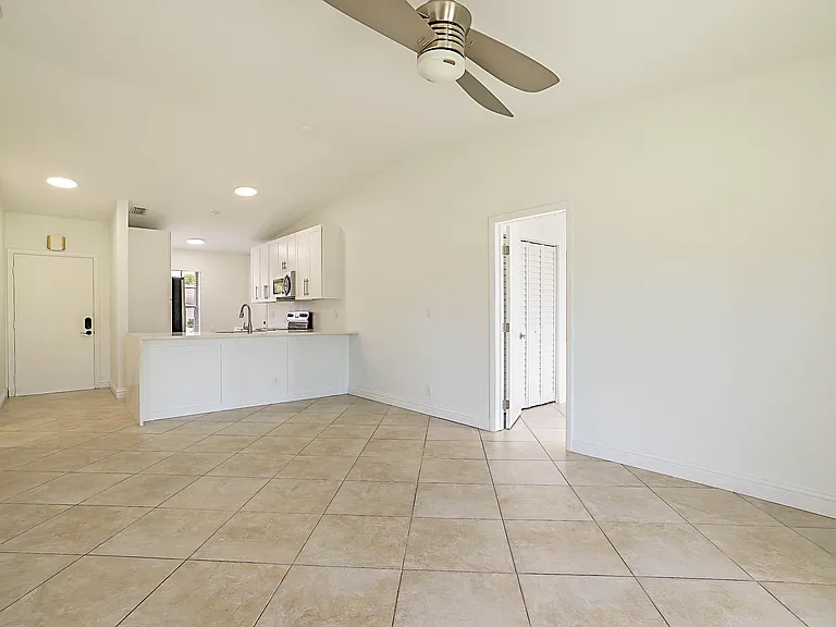 5241 Breadfruit Cir — Photo 10
