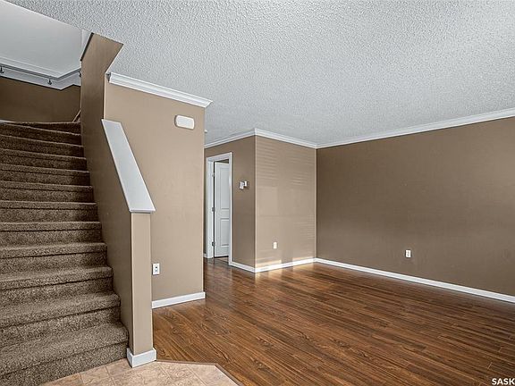 4th image of 231 Rosewood Gate N