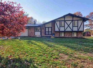 4016 Ashford St, White Lake, MI 48383