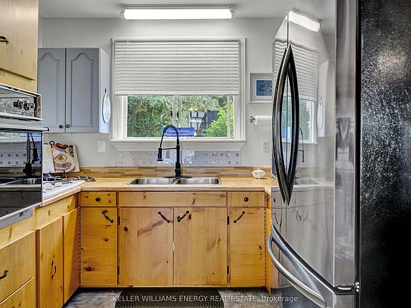 5th image of 102 Bishop Ln