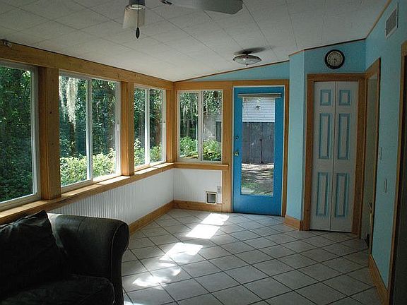 Beautiful Sunroom 