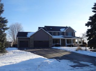 10902 W Riviera Dr, Spring Grove, IL 60081