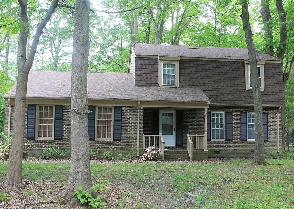 1st image of 5 Yarmouth Cir