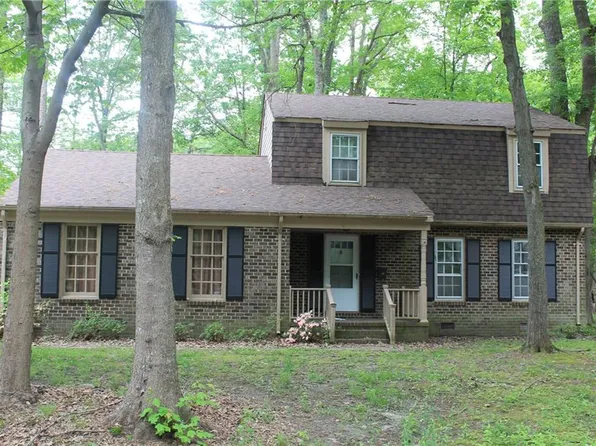 5 Yarmouth Cir, Newport News, VA 23602