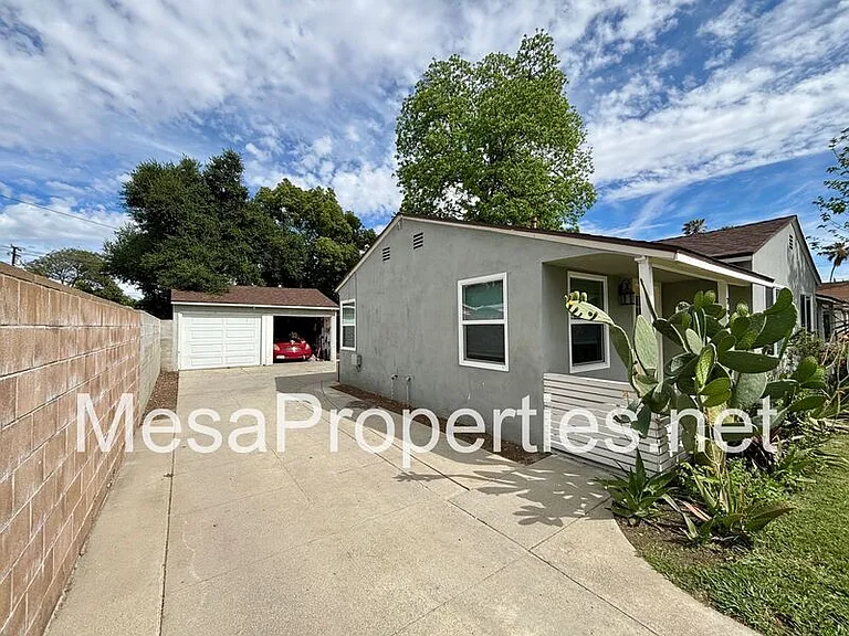 762 S Currier St — Photo 11