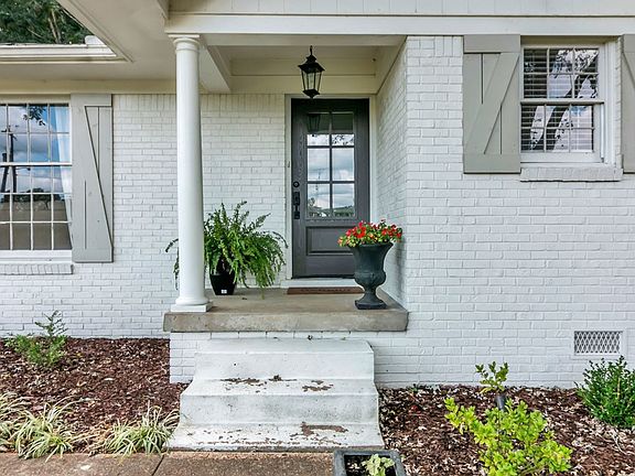 4th image of 1923 White Oak Dr