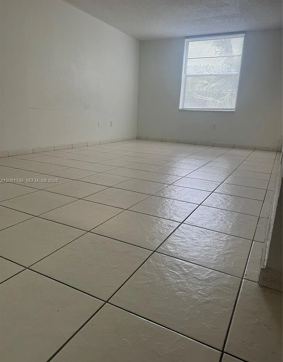 Westland Gardens Condo — Photo 4