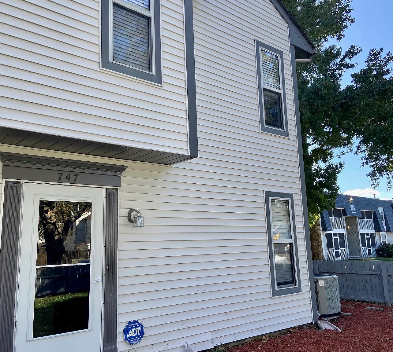 2 bed, 2.5 bath, 1148 sqft, $1,950 — Photo 1