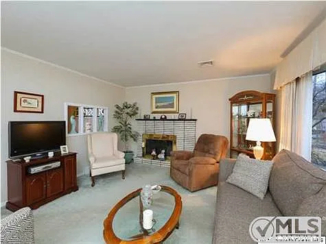 1306 6th Ave photo 1