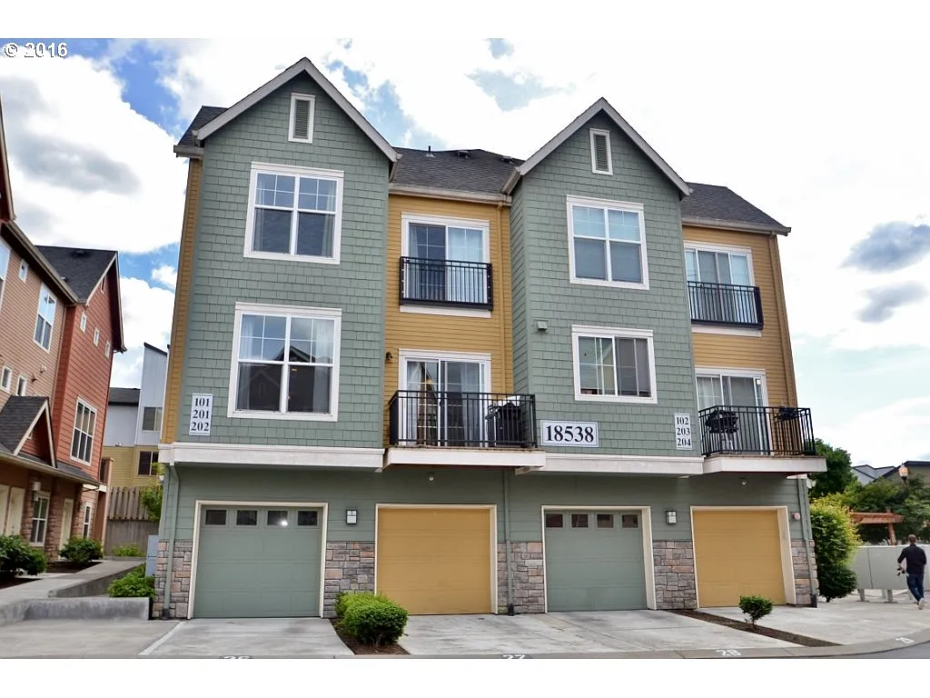 10805 NE Red Wing Way Unit 201