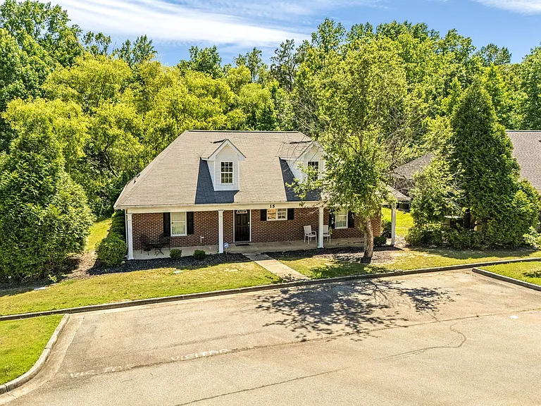 807 W Longleaf Dr #15 — Photo 2