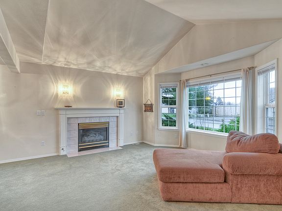3rd image of 10302 151st Avenue Ct E