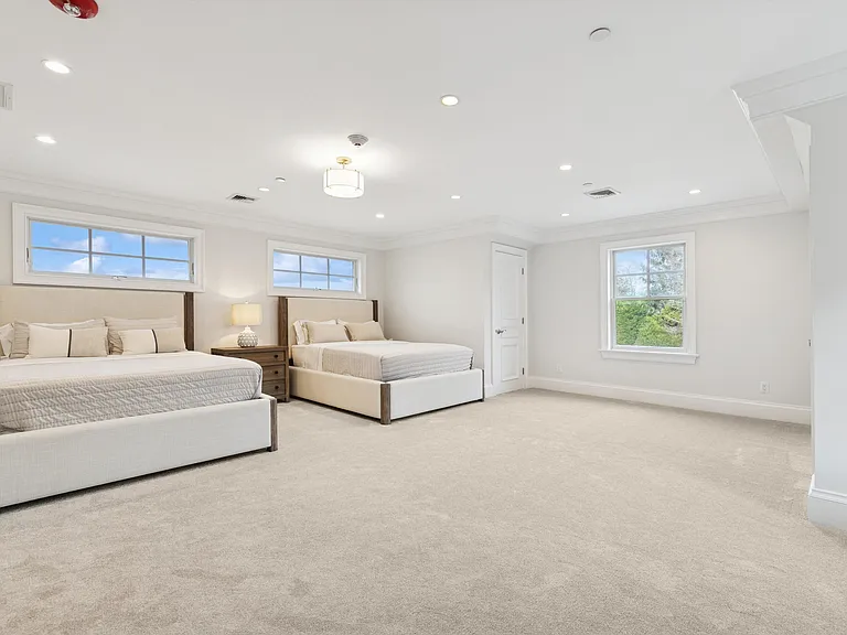 3 Sunset Ave — Photo 35