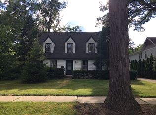 4534 Oakwood Ave, Downers Grove, IL 60515