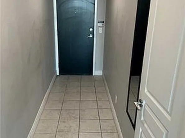 18 Yonge St, Toronto, ON