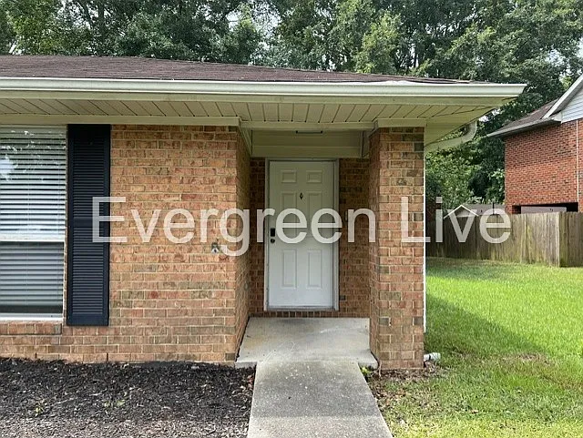 111 Barnsbury Ct — Photo 2