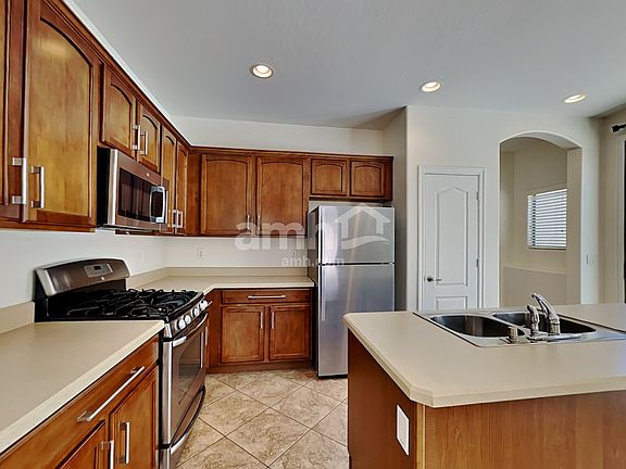 3rd image of 14584 W Maui Ln