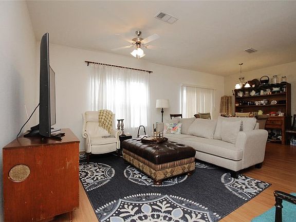 5th image of 1211 Reseda Dr